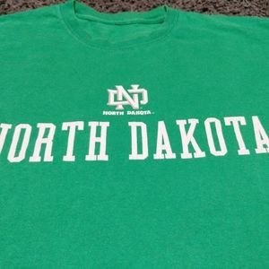 🚩Men's University of North Dakota T-shirt